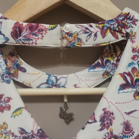 Girls sz 12 dress, off white with maroon floral - Picture 6 of 8